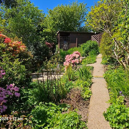 Treetops Lodge, Private Parking & Garden Truro Exterior photo