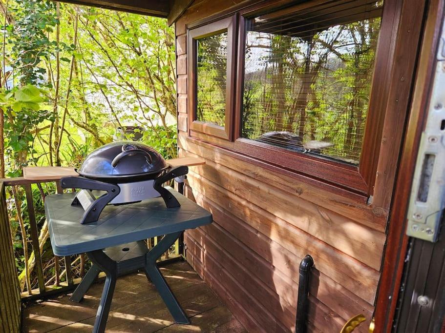 Treetops Lodge, Private Parking & Garden Truro Exterior photo