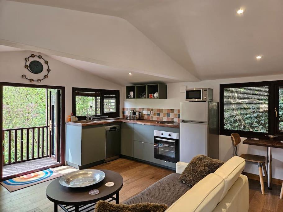 Treetops Lodge, Private Parking & Garden Truro Exterior photo