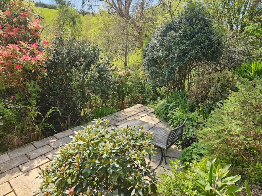 Treetops Lodge, Private Parking & Garden Truro Exterior photo