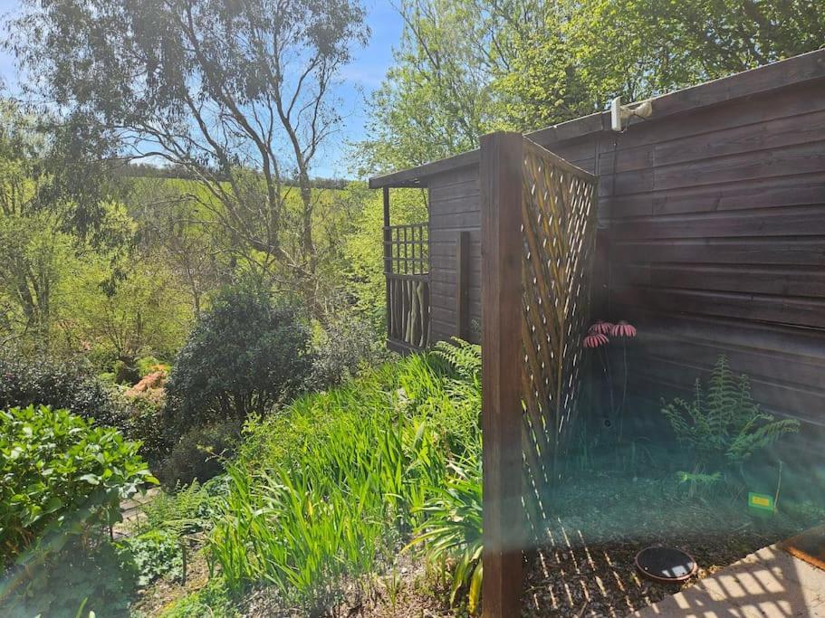 Treetops Lodge, Private Parking & Garden Truro Exterior photo