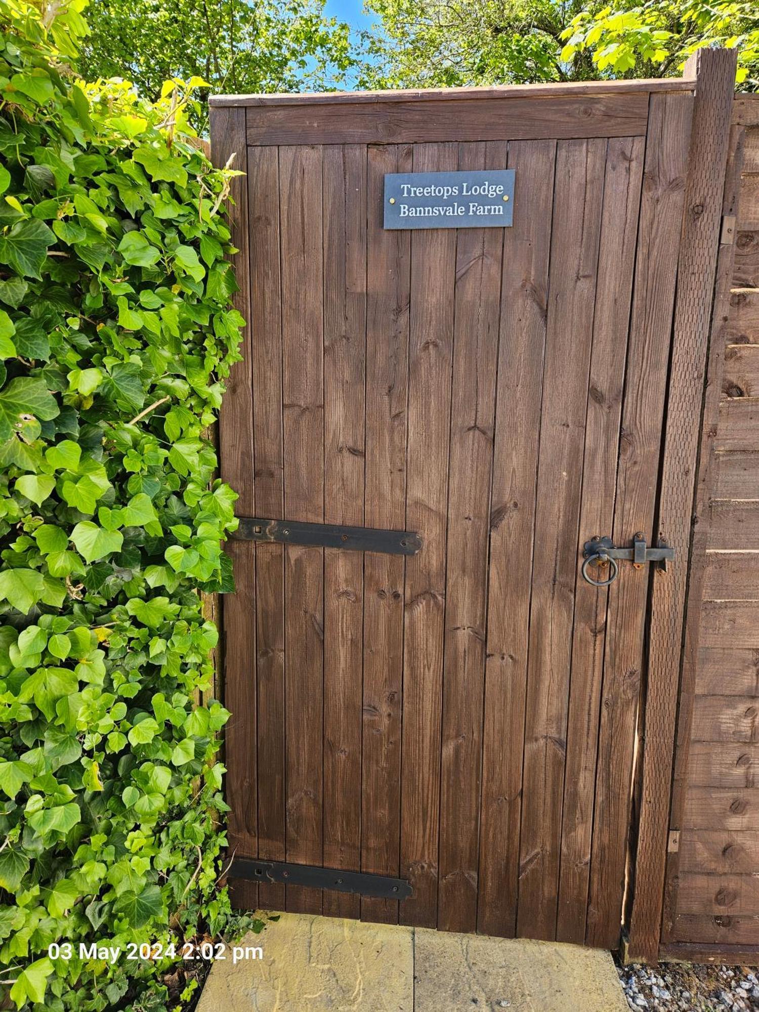 Treetops Lodge, Private Parking & Garden Truro Exterior photo
